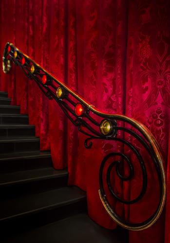 Grande Forge. Латунный поручень.