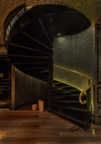 Grande Forge. Латунный поручень.