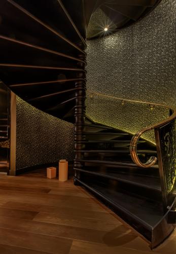 Grande Forge. Латунный поручень.